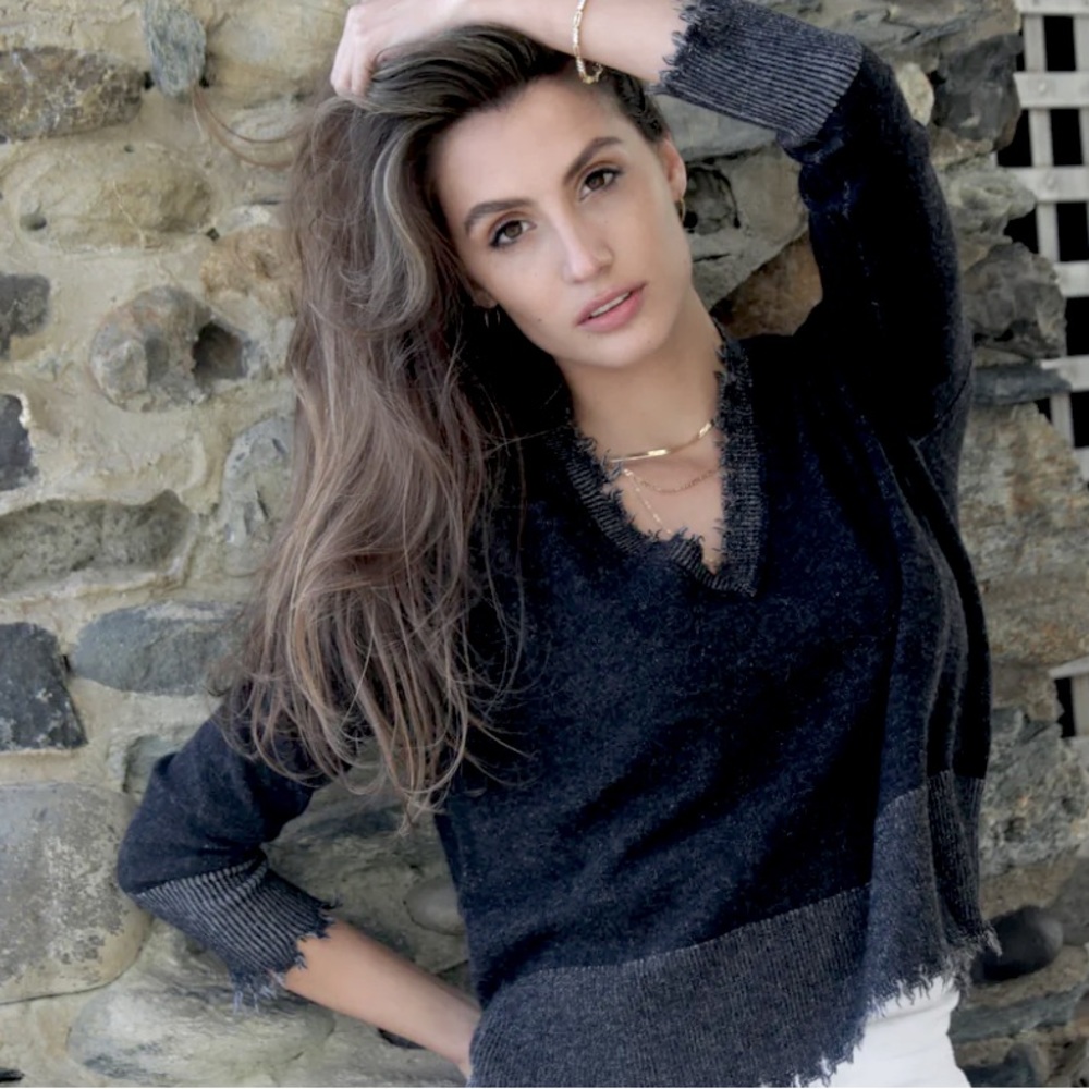 Simple Laguna V-Neck Cashmere/Silk Blend Crop Sweater